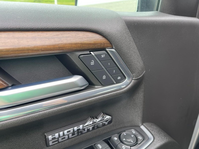 Chevrolet Silverado 1500 Vehicle Image 25
