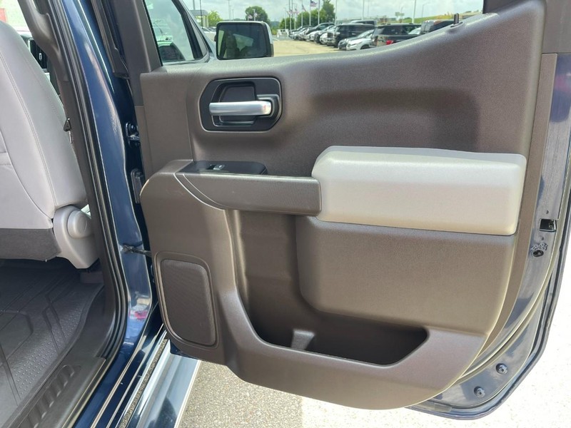 Chevrolet Silverado 1500 Vehicle Image 16