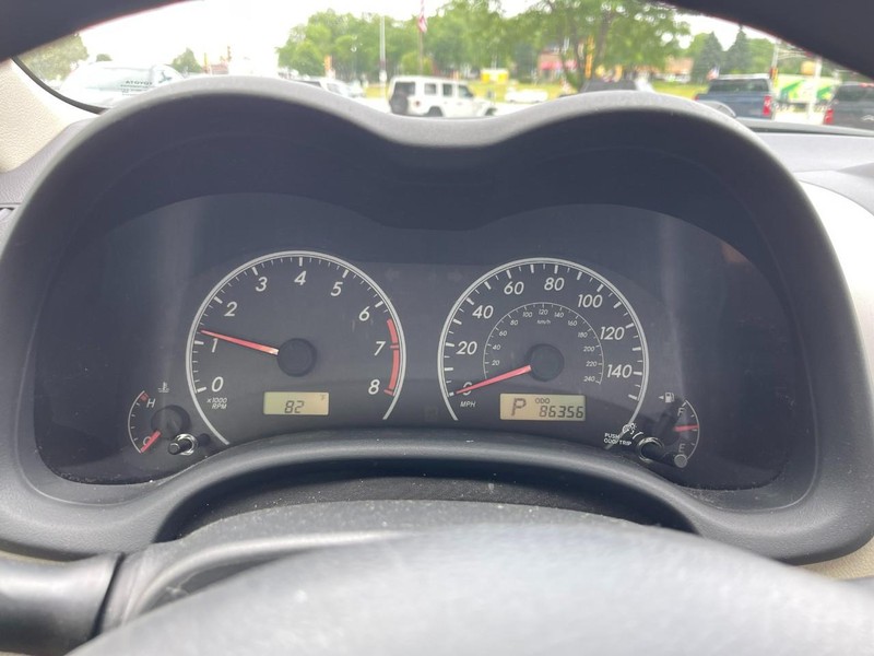Toyota Corolla Vehicle Image 12