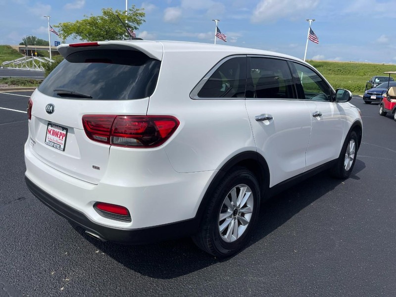 Kia Sorento Vehicle Image 03