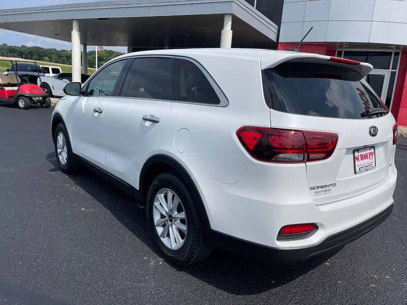 Kia Sorento Vehicle Image 04