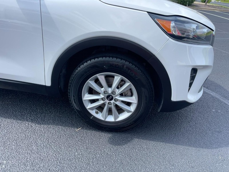 Kia Sorento Vehicle Image 07