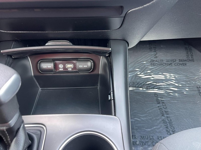 Kia Sorento Vehicle Image 24
