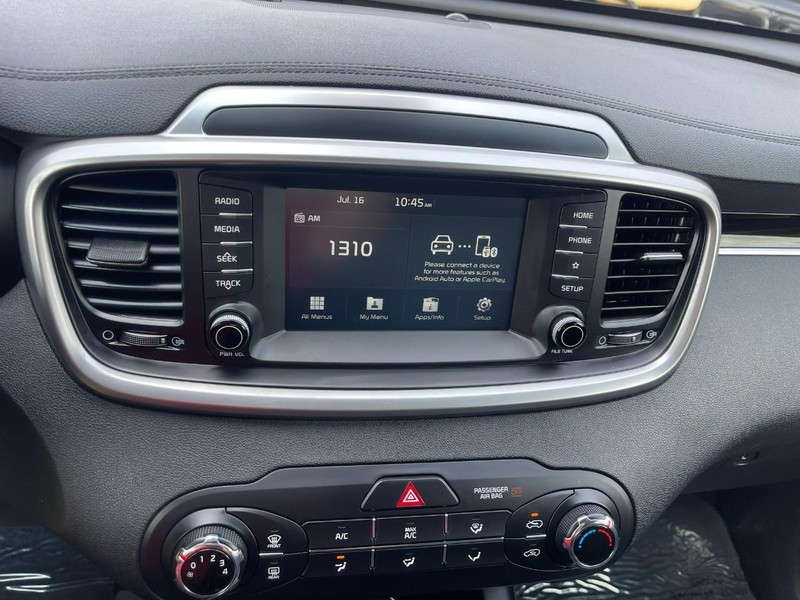 Kia Sorento Vehicle Image 25