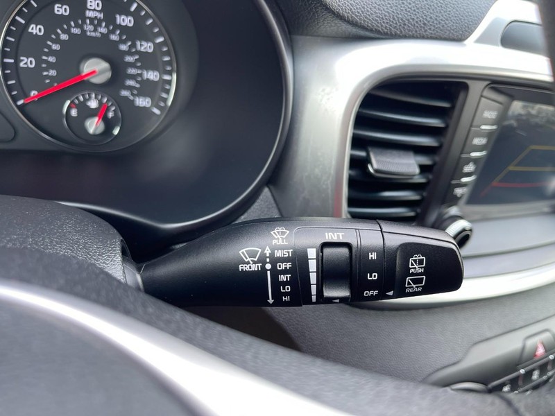 Kia Sorento Vehicle Image 30