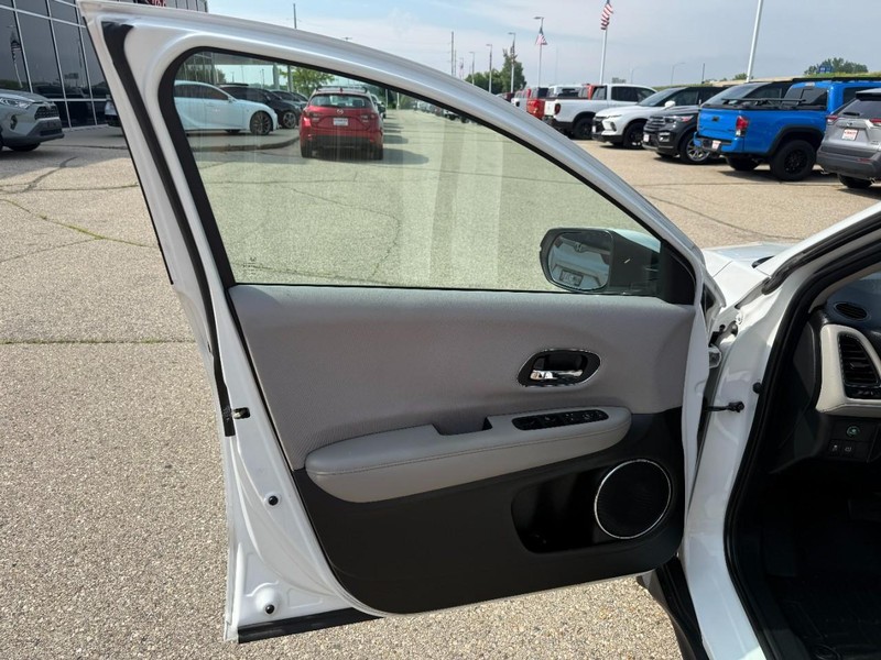 Honda HR-V Vehicle Image 09