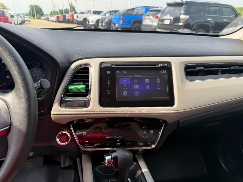 Honda HR-V Vehicle Image 16