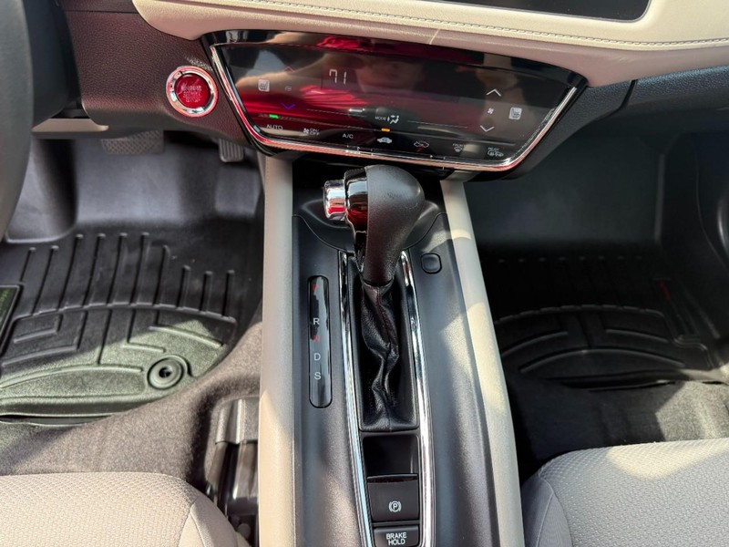Honda HR-V Vehicle Image 17