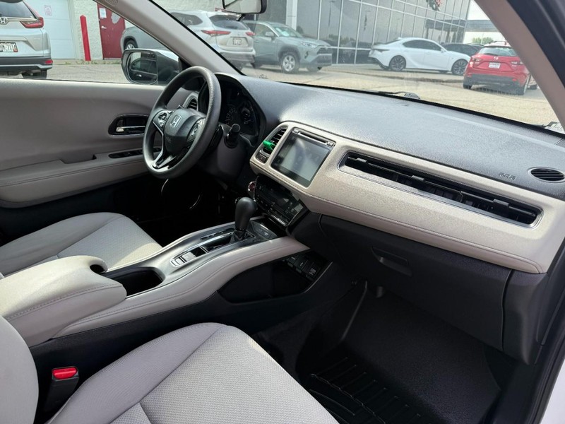 Honda HR-V Vehicle Image 23