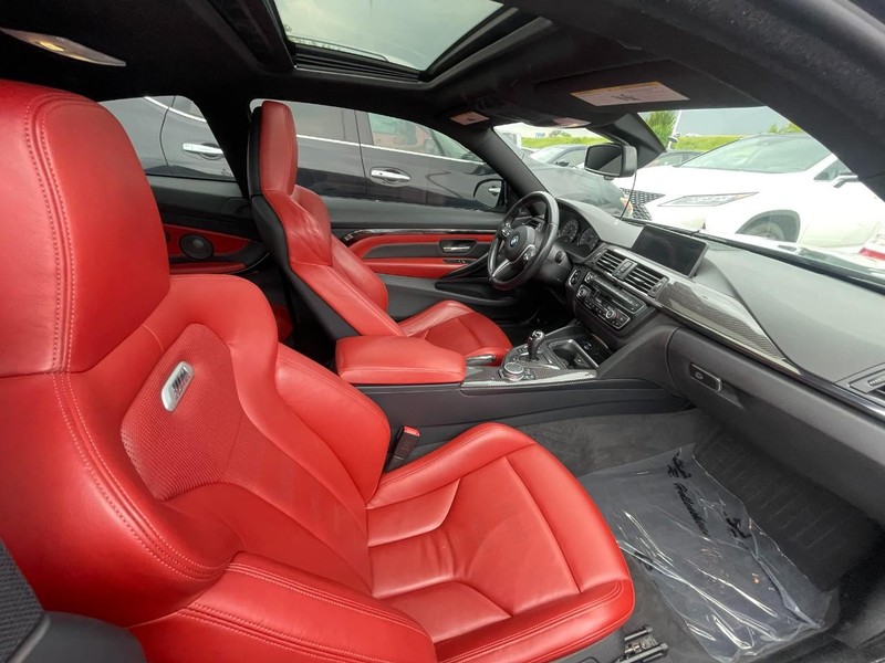 BMW M4 Vehicle Image 03