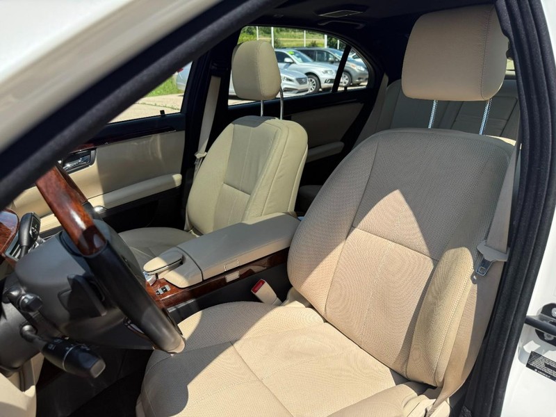 Mercedes-Benz S-Class Vehicle Image 13