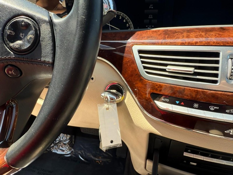 Mercedes-Benz S-Class Vehicle Image 15