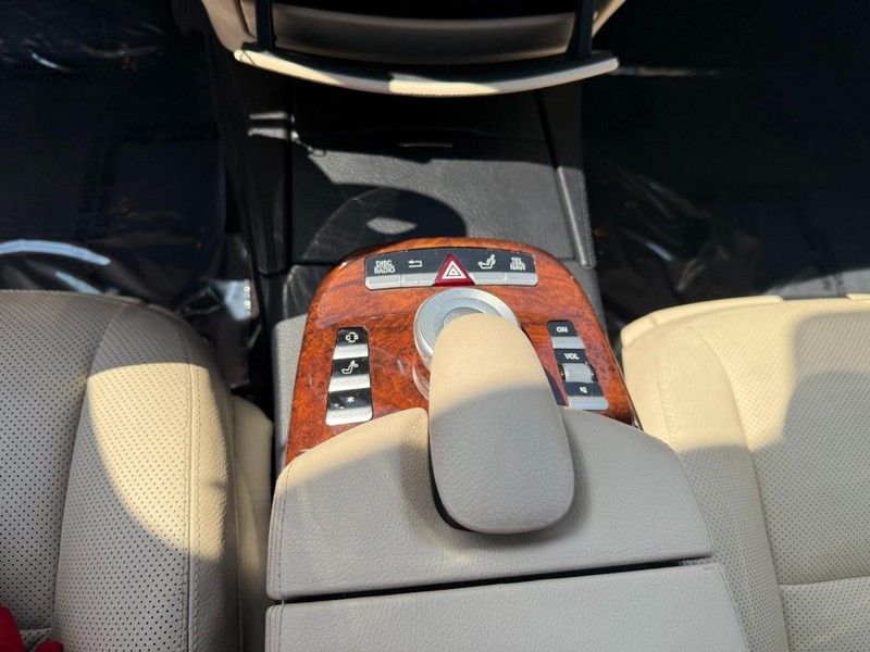 Mercedes-Benz S-Class Vehicle Image 20