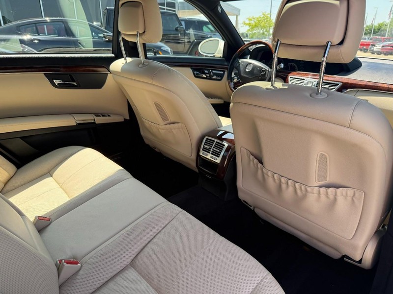 Mercedes-Benz S-Class Vehicle Image 28