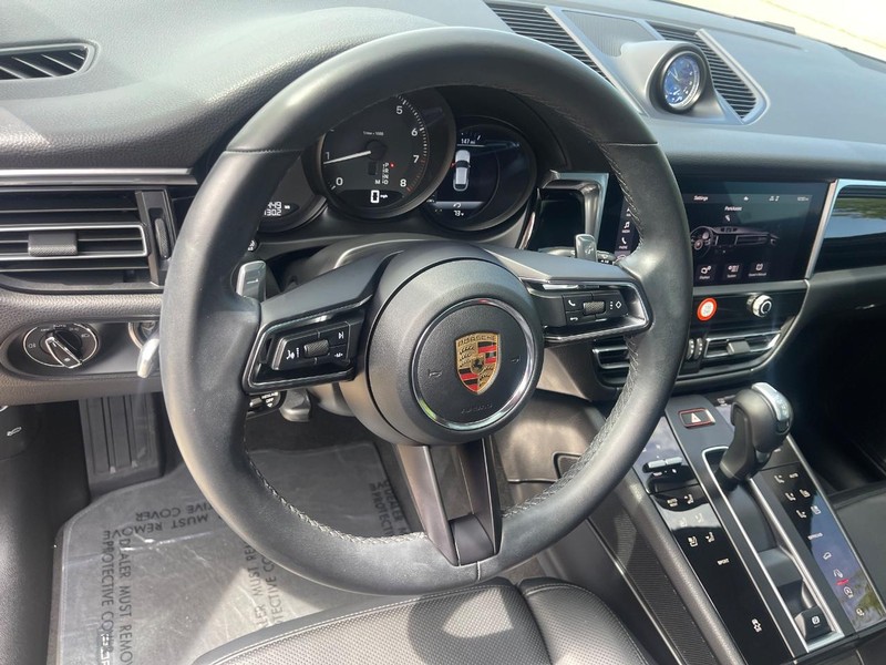 Porsche Macan Vehicle Image 29