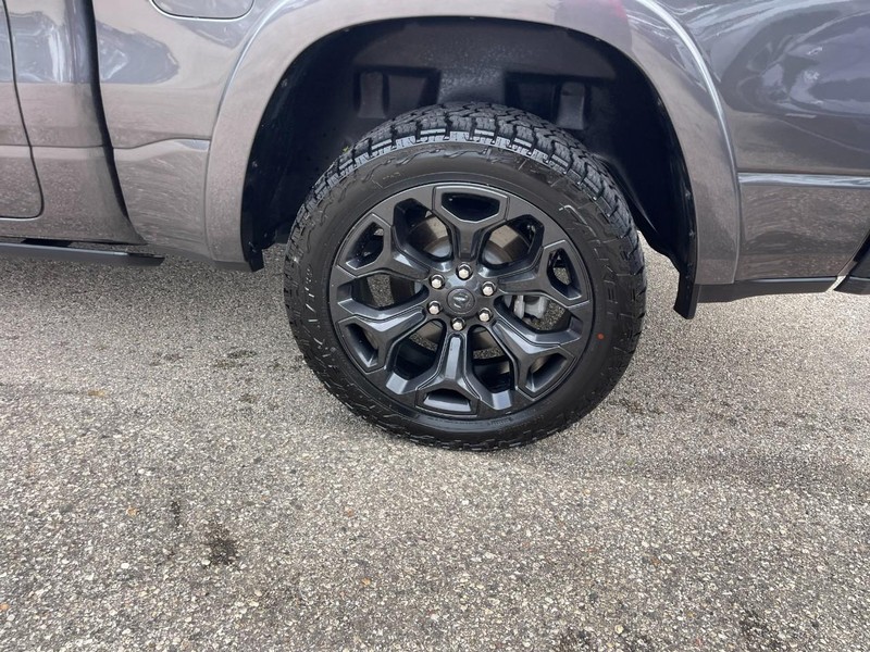 Ram 1500 Vehicle Image 11