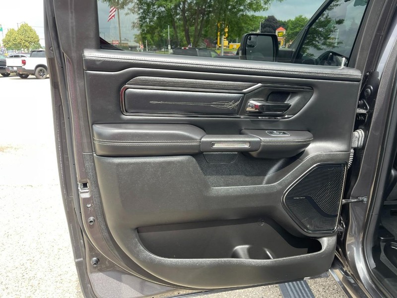 Ram 1500 Vehicle Image 22