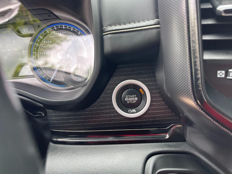 Ram 1500 Vehicle Image 32