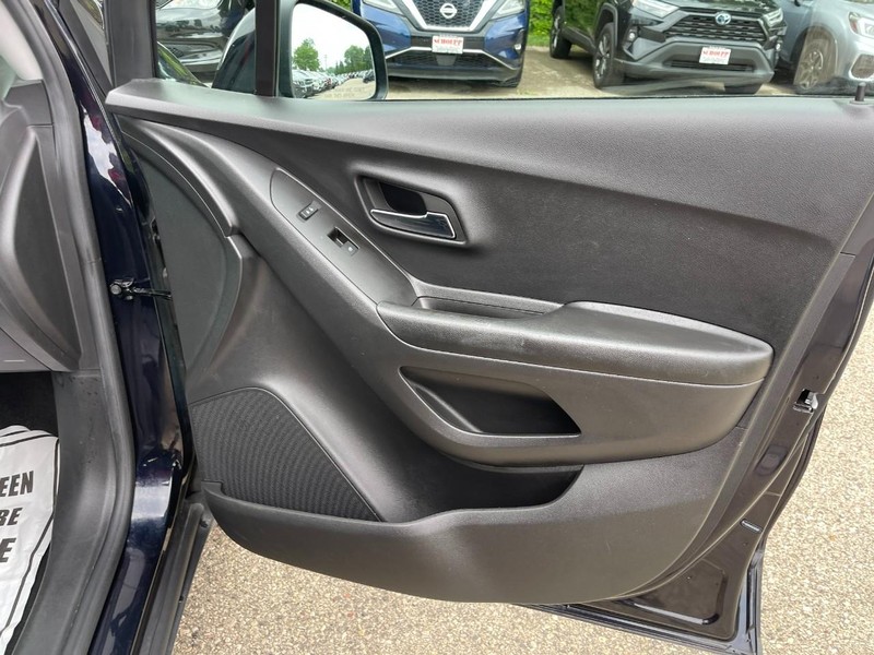Chevrolet Trax Vehicle Image 12