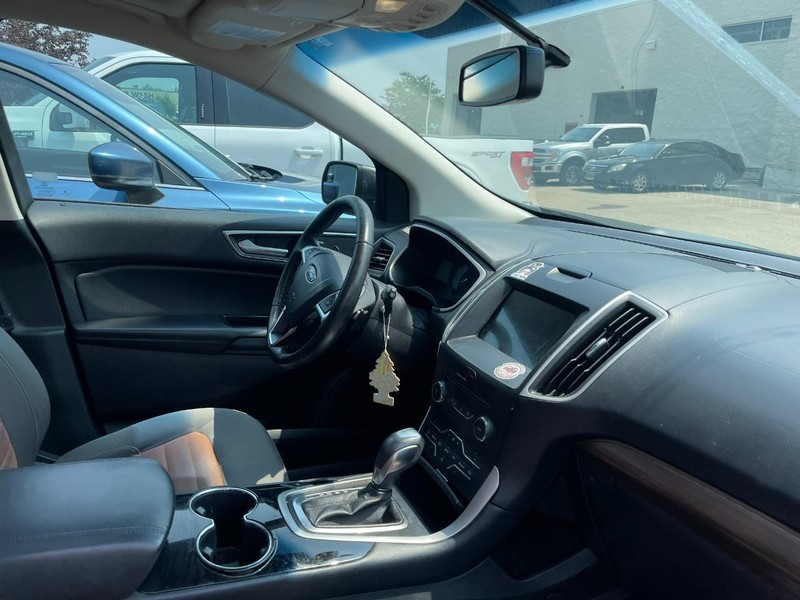Ford Edge Vehicle Image 02