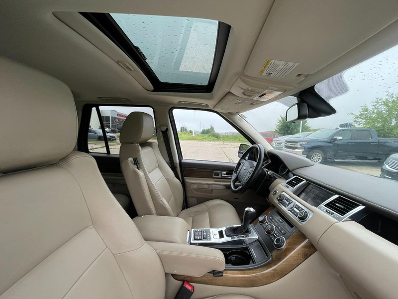 Land Rover Range Rover Sport Vehicle Image 04