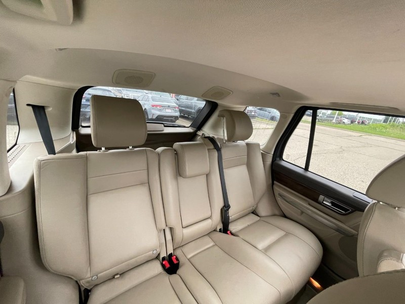 Land Rover Range Rover Sport Vehicle Image 05