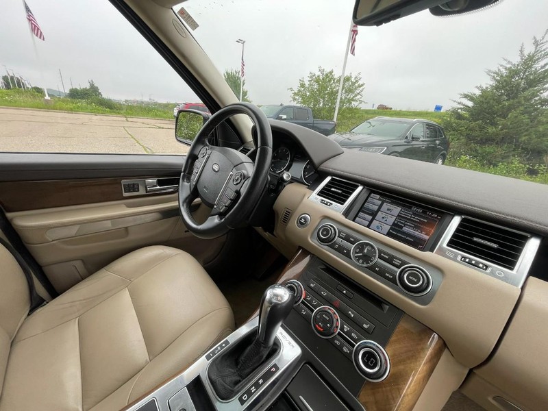 Land Rover Range Rover Sport Vehicle Image 06