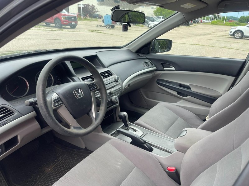 Honda Accord Sedan Vehicle Image 02