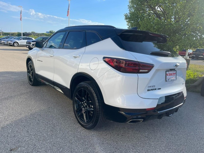 Chevrolet Blazer Vehicle Image 04