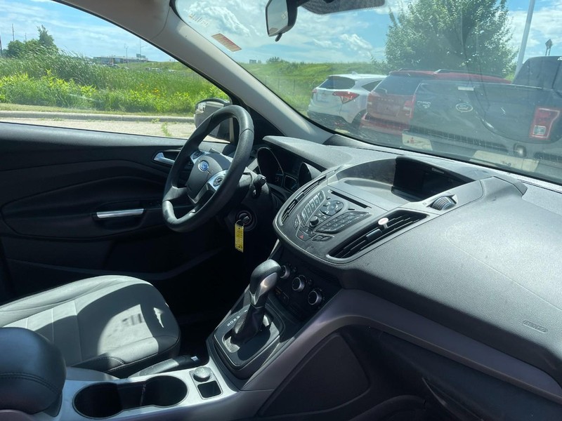Ford Escape Vehicle Image 02