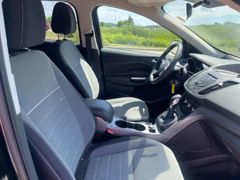 Ford Escape Vehicle Image 03