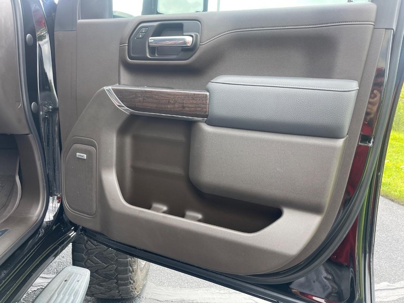 GMC Sierra 2500HD Vehicle Image 16