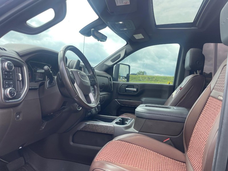 GMC Sierra 2500HD Vehicle Image 17