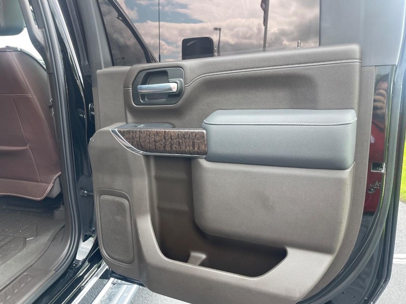 GMC Sierra 2500HD Vehicle Image 19