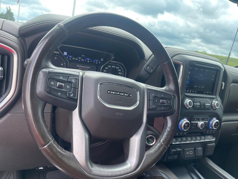 GMC Sierra 2500HD Vehicle Image 25