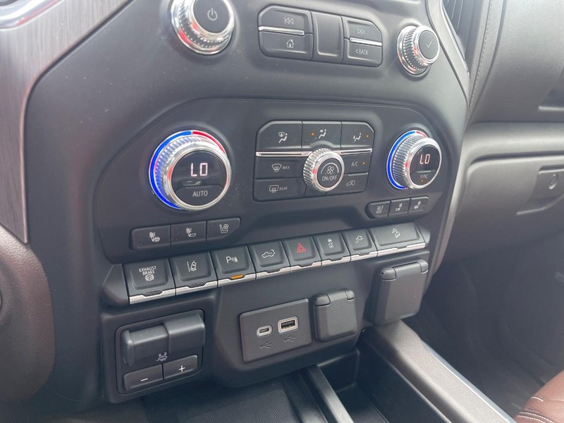 GMC Sierra 2500HD Vehicle Image 30