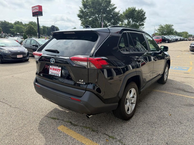 Toyota RAV4 Hybrid Vehicle Image 05