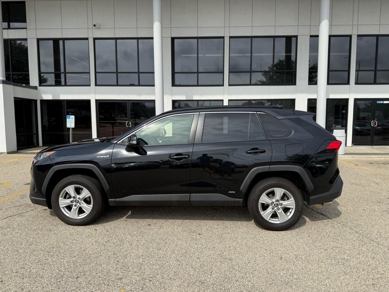 Toyota RAV4 Hybrid Vehicle Image 08