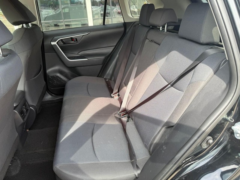 Toyota RAV4 Hybrid Vehicle Image 11