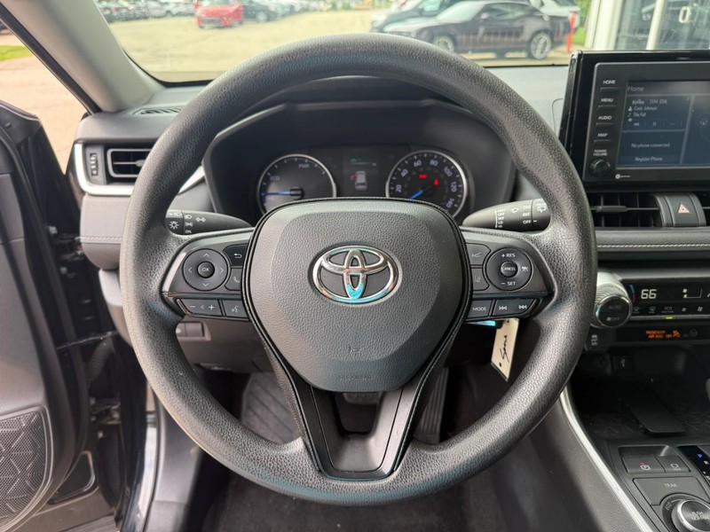 Toyota RAV4 Hybrid Vehicle Image 18