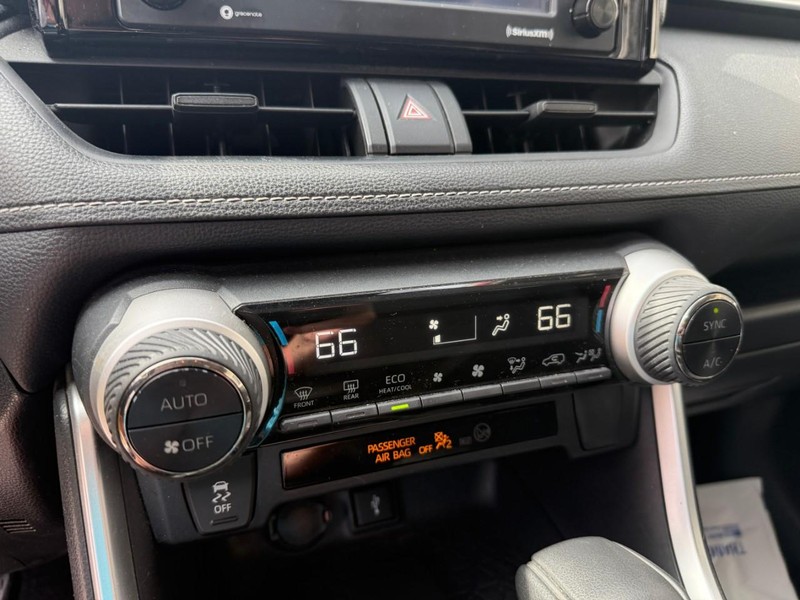 Toyota RAV4 Hybrid Vehicle Image 24
