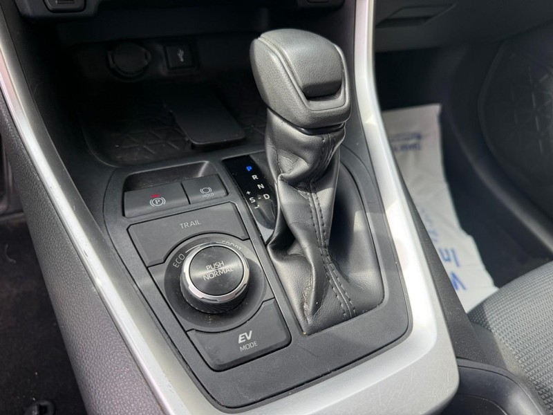 Toyota RAV4 Hybrid Vehicle Image 25
