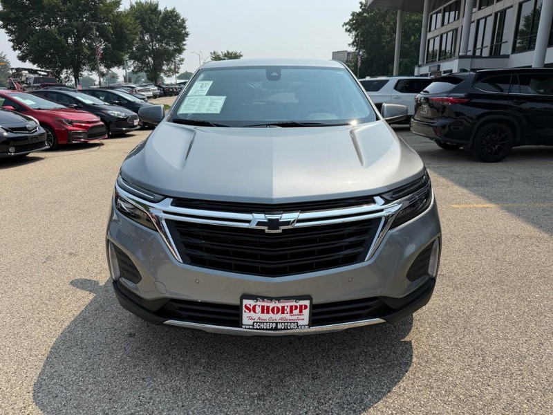 Chevrolet Equinox Vehicle Image 02