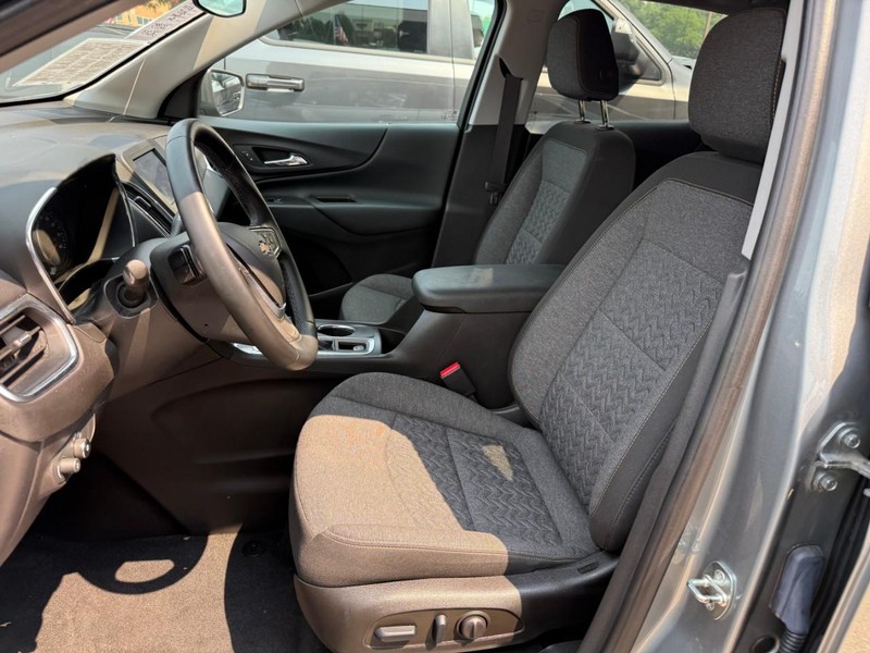Chevrolet Equinox Vehicle Image 09