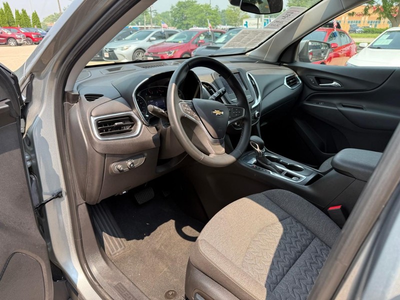 Chevrolet Equinox Vehicle Image 10