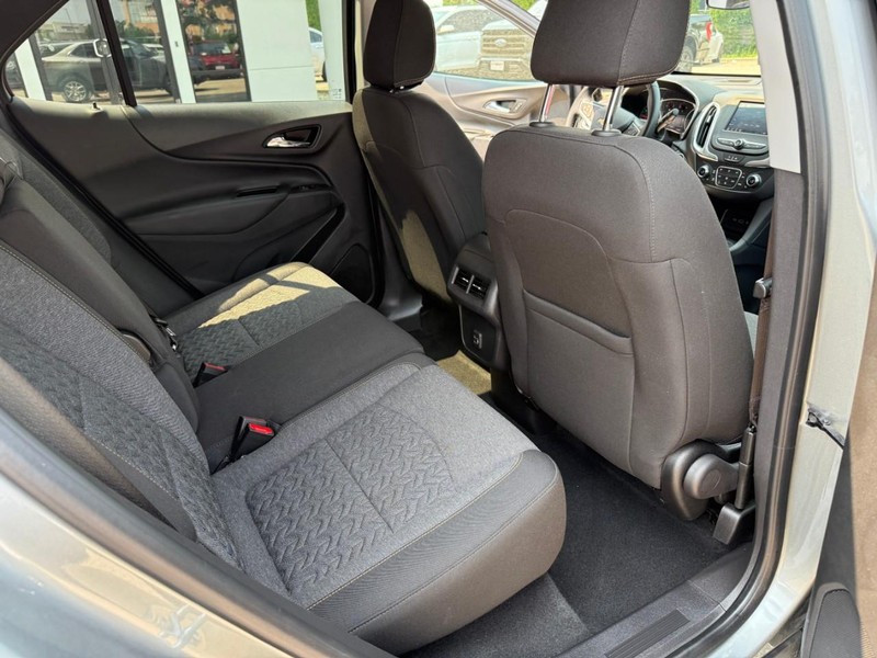 Chevrolet Equinox Vehicle Image 15