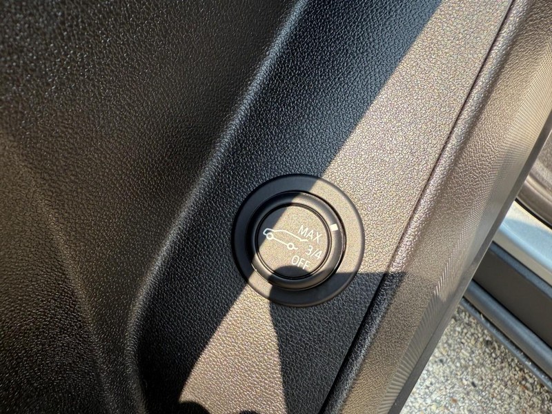 Chevrolet Equinox Vehicle Image 19
