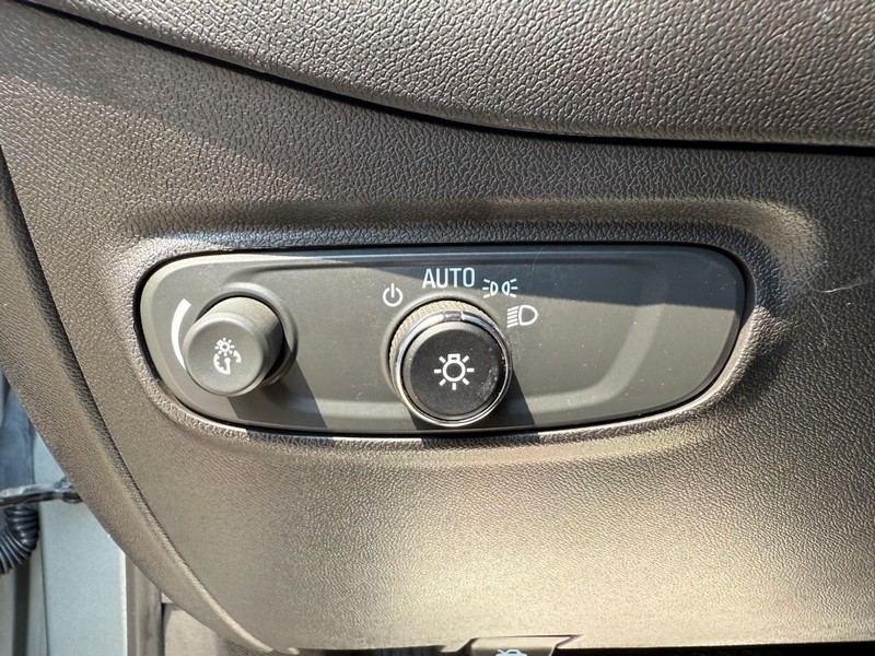 Chevrolet Equinox Vehicle Image 20