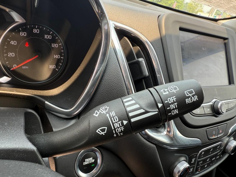 Chevrolet Equinox Vehicle Image 24