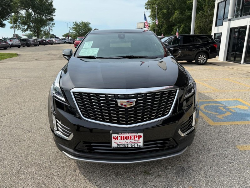 Cadillac XT5 Vehicle Image 02